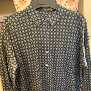 Button down hi lo top